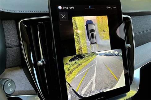 Certified 2025 Volvo XC90 B6 Plus w/ Protection Package Premier image 12