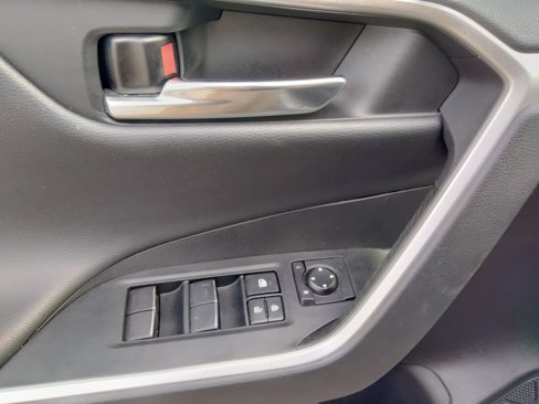 Used 2021 Toyota RAV4 XSE image 17