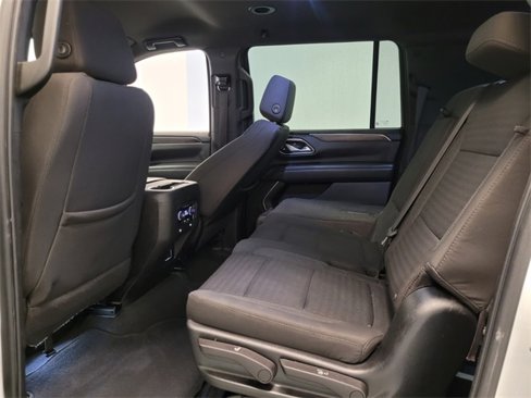 Used 2023 Chevrolet Suburban LS image 6