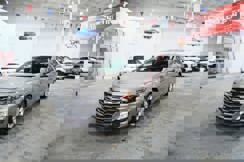 Used 2025 Chevrolet Malibu LT image 4