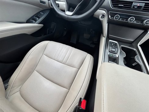 Used 2019 Honda Accord Touring image 22