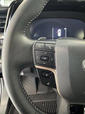 Used 2025 Toyota Crown Signia image 17
