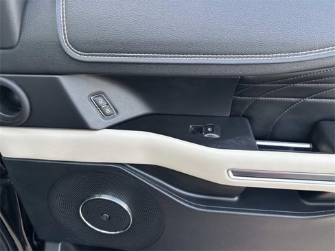 Used 2018 Ford Expedition Platinum image 15