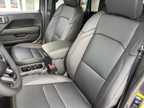 New 2025 Jeep Gladiator Sport image 4