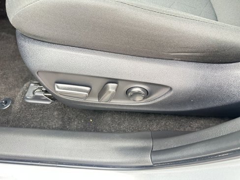 Used 2025 Toyota RAV4 XLE image 23