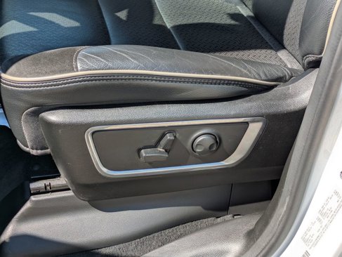 Used 2024 RAM 1500 Laramie image 17