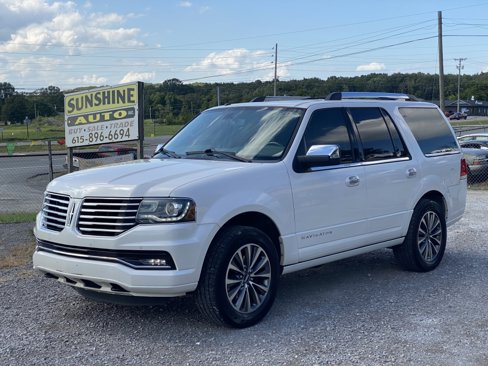 Used 2015 Lincoln Navigator 2WD image 2
