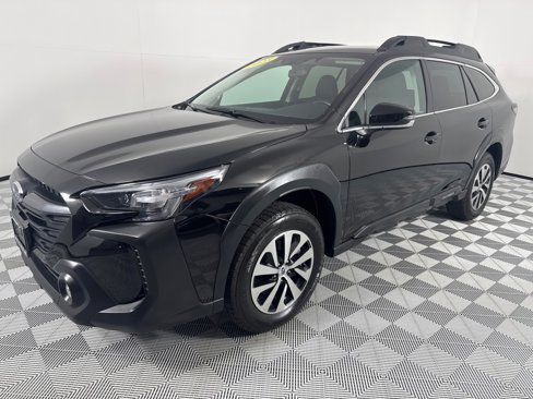 Used 2023 Subaru Outback Premium image 10