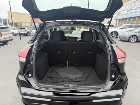 Used 2023 Nissan Kicks SV image 11