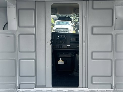New 2025 Chevrolet Express 3500 w/ Power Convenience Package image 19