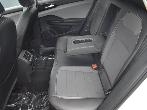 Used 2022 Volkswagen Taos SE image 28