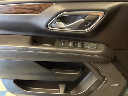 Used 2023 Chevrolet Suburban Premier image 27