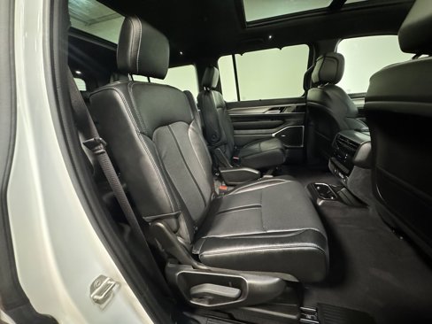 Used 2024 Jeep Wagoneer Series II w/ Convenience Group I image 14