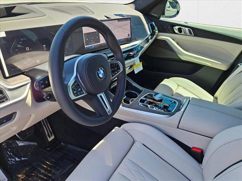 New 2026 BMW X7 M60i w/ Executive Package image 3