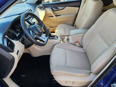 Used 2020 Nissan Rogue SV image 12