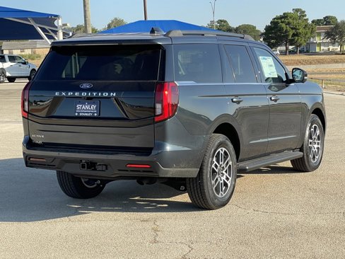 New 2025 Ford Expedition Active image 7