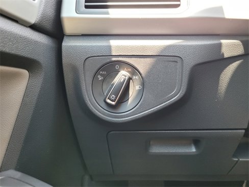 Used 2021 Volkswagen Atlas SE image 39