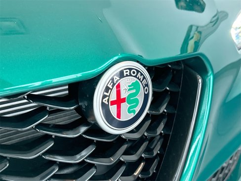 New 2025 Alfa Romeo Giulia AWD w/ Driving Assist Package image 8
