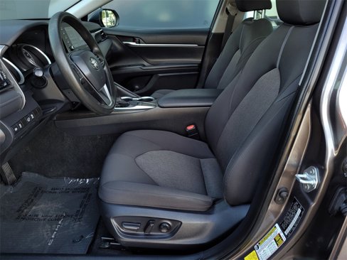 Used 2023 Toyota Camry LE image 18