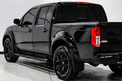Used 2021 Nissan Frontier SV w/ Midnight Edition Floor Mats image 18