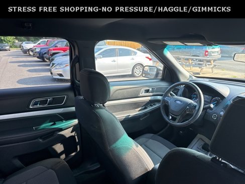 Used 2017 Ford Explorer XLT image 36