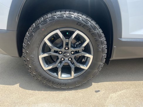New 2026 Chevrolet Equinox ACTIV w/ Safety and Technology Package image 5