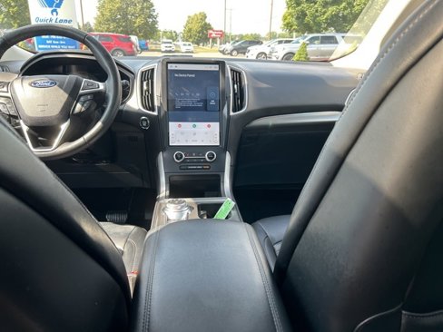 Used 2022 Ford Edge SEL w/ Convenience Package image 13