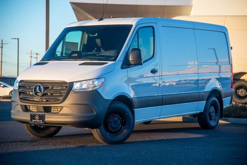 Used 2025 Mercedes-Benz Sprinter 2500 image 1