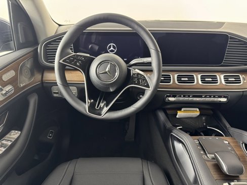 New 2026 Mercedes-Benz GLS 450 4MATIC image 13