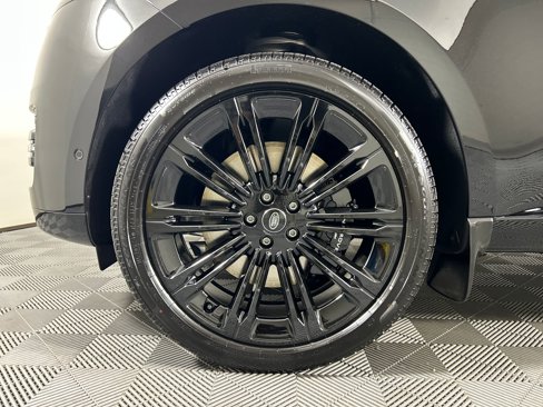 New 2025 Land Rover Range Rover SE image 10