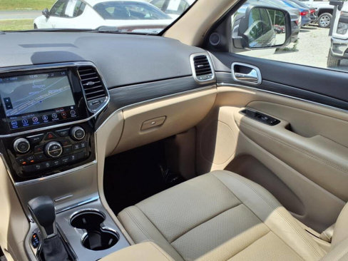 Used 2019 Jeep Grand Cherokee Limited w/ Luxury Group II image 11