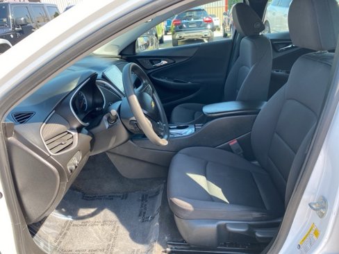 Used 2019 Chevrolet Malibu LS image 9
