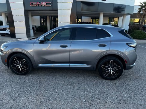Used 2022 Buick Envision Avenir w/ Technology Package II image 8