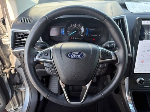 Used 2024 Ford Edge Titanium image 10