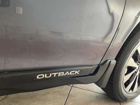 Used 2017 Subaru Outback 3.6R Limited image 39