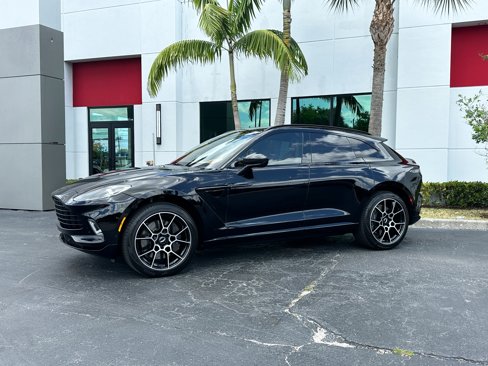 Used 2021 Aston Martin DBX image 2