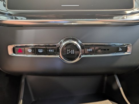 New 2026 Volvo XC90 B6 Plus w/ Protection Package Premier image 21