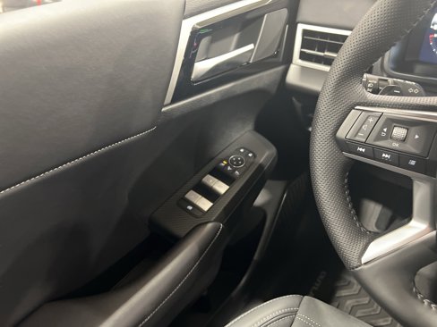New 2025 Mitsubishi Outlander SE image 21