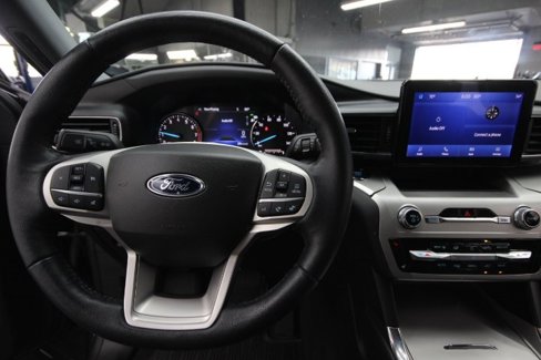 Used 2022 Ford Explorer XLT w/ Equipment Group 202A image 11