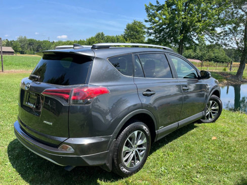 Used 2018 Toyota RAV4 AWD Hybrid image 8