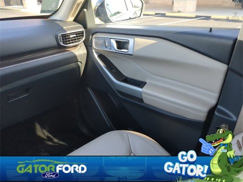 Used 2023 Ford Explorer Limited image 19