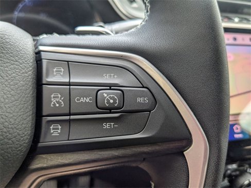 New 2025 Jeep Grand Cherokee L Limited w/ Luxury Tech Group II image 18