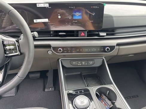 New 2026 Kia Carnival SX image 17