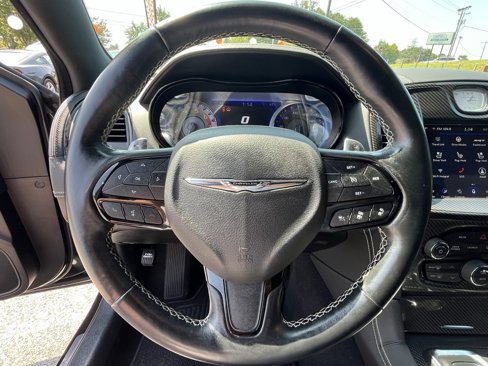 Used 2023 Chrysler 300 C image 13