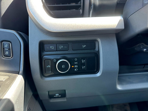 Used 2023 Ford F350 XLT w/ XLT Premium Package image 18