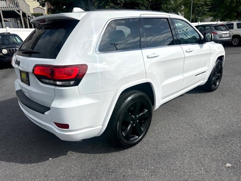 Used 2015 Jeep Grand Cherokee Altitude image 4