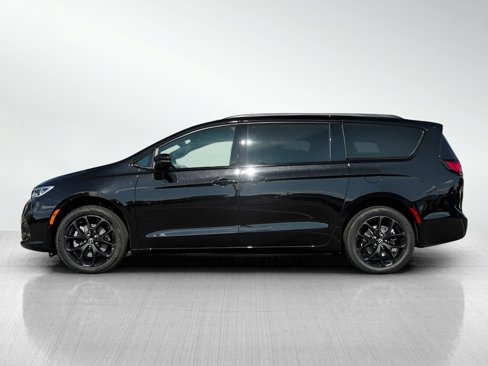 New 2026 Chrysler Pacifica Limited image 4