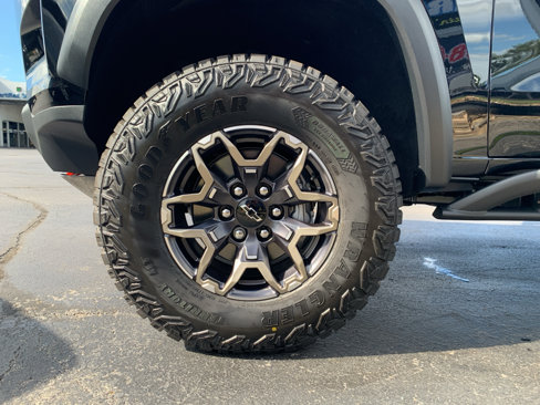 New 2026 Chevrolet Colorado ZR2 w/ Technology Package image 8