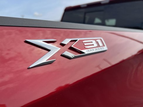 New 2026 GMC Sierra 1500 SLT w/ SLT Premium Plus Package image 6
