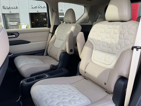 New 2025 Nissan Armada Platinum image 27